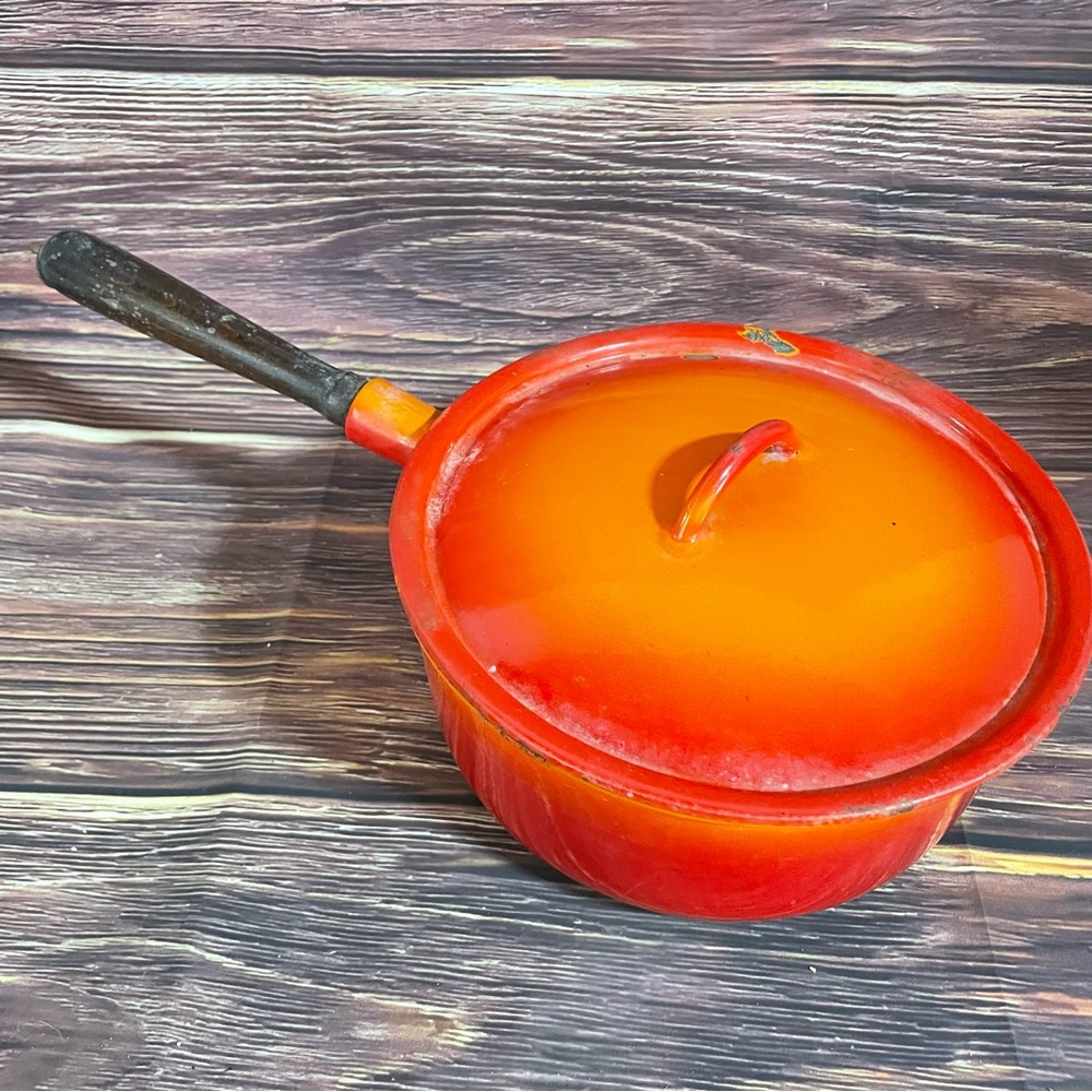 Vintage Descoware Made In Belguim 80-E 22 FE FLAME ORANGE CAST IRON ENAMEL PAN